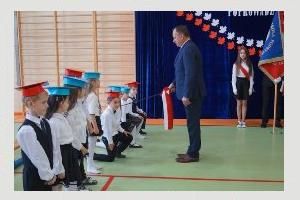 Ślubowanie klasy pierwszej w Szkole Podstawowej w Gręboszowie