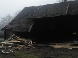 Wójt Gminy Gręboszów ogłasza pierwszy ustny przetarg nieograniczony na sprzedaż budynku składowego- (stodoły drewnianej) przeznaczonego do rozbiórki wraz z uporządkowaniem terenu, w miejscowości Gręboszów usytuowanego na działce nr 582/1
