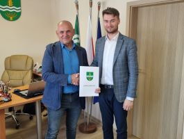 Podpisanie umowy na wymianę oświetlenia na terenie gminy Gręboszów