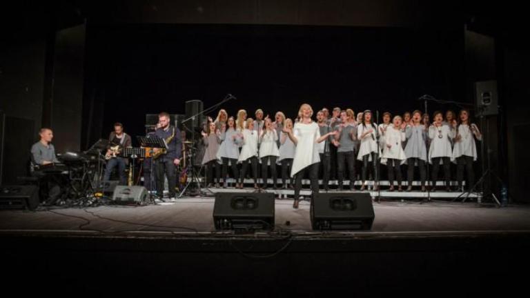files/pliki/aktualnosci/2015/12grudzien/Koncert Noworoczny Tarnowskiego Choru Gos.pl/1.JPG