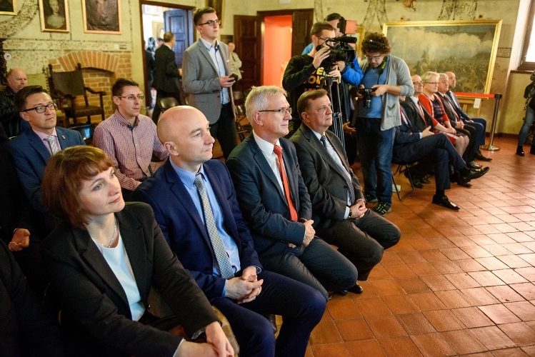 files/pliki/aktualnosci/2016/11listopad/Podpisano umowe na dofinansowanie Centrum Uslug Wspolnych/2.jpg