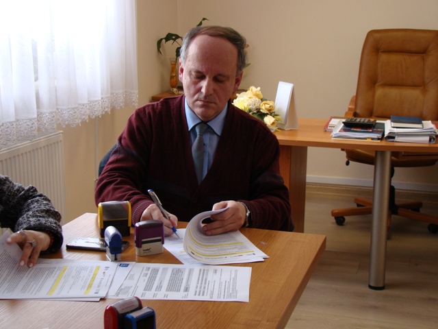 files/pliki/aktualnosci/2018/03marzec/Podpisanie umowy PSZOK/2.JPG