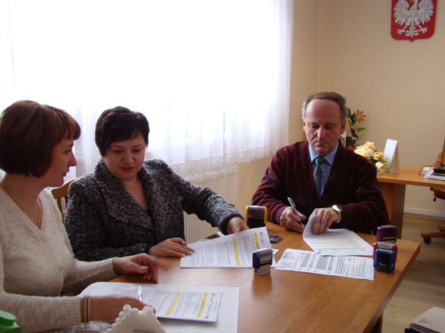 files/pliki/aktualnosci/2018/03marzec/Podpisanie umowy PSZOK/3.JPG