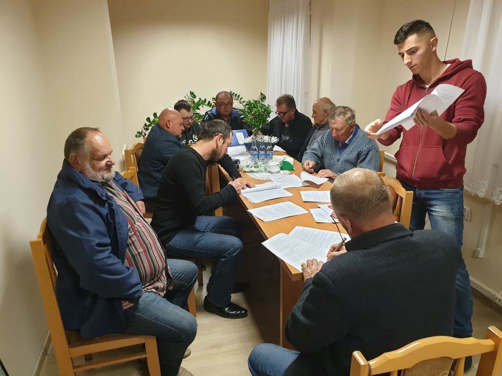files/pliki/aktualnosci/2019/09wrzesien/Kolejne srodki dla jednostek OSP/ZDJECIE UMOWY.jpg