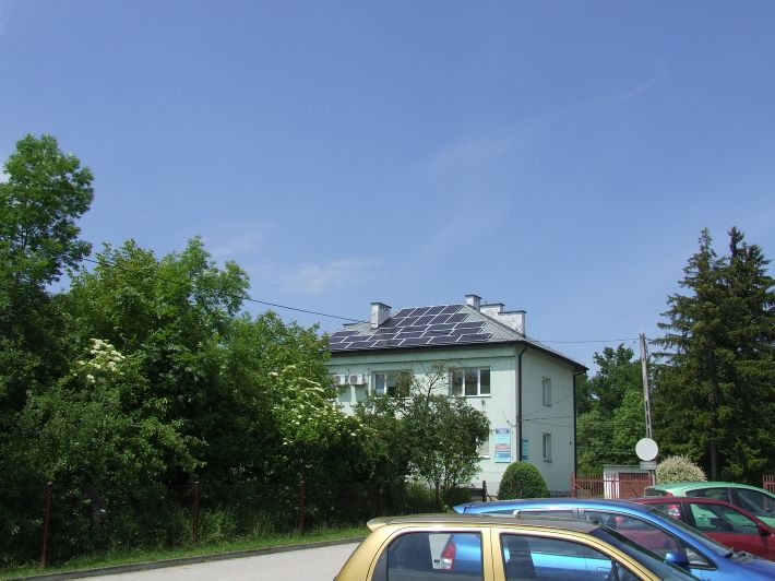 Montaz paneli/Montaz paneli fotowoltaicznych na budynkach gminnych 1.JPG