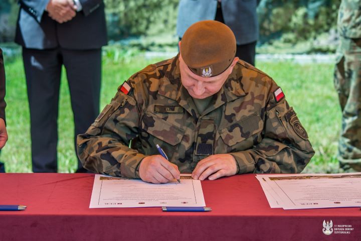 BUDOWA NOWOCZESNYCH KOSZAR DLA MAŁOPOLSKICH TERYTORIALSÓW 1